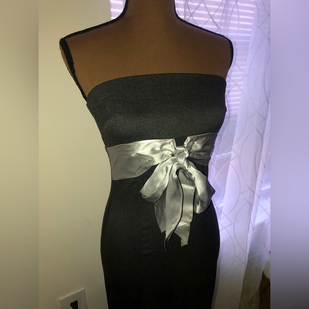 Boutique’Ruth’ strapless dress